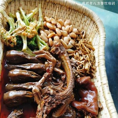 从成都到八方 一家餐饮管理公司的破圈实验